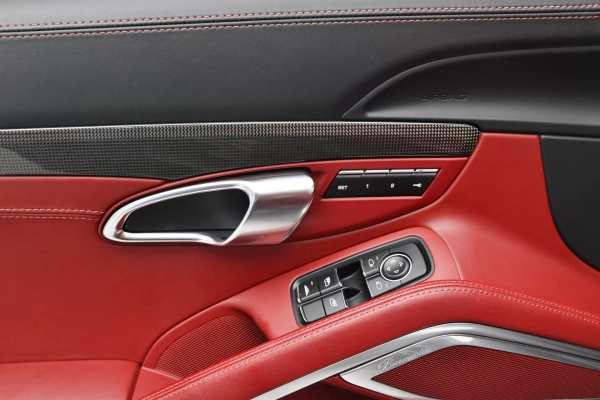 Foto do veiculo PORSCHE 911 TURBO S CABRIOLET