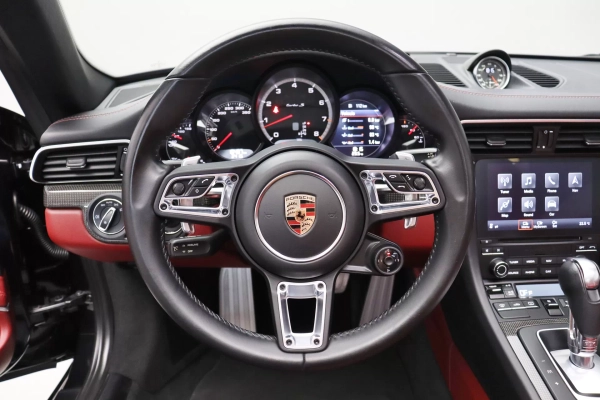 Foto do veiculo PORSCHE 911 TURBO S CABRIOLET