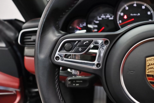 Foto do veiculo PORSCHE 911 TURBO S CABRIOLET