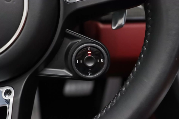 Foto do veiculo PORSCHE 911 TURBO S CABRIOLET