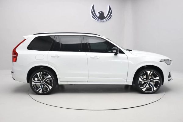 Foto do veiculo VOLVO XC90 T8 RECHARGE ULTRA DARK | 7 LUGARES