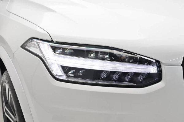 Foto do veiculo VOLVO XC90 T8 RECHARGE ULTRA DARK | 7 LUGARES