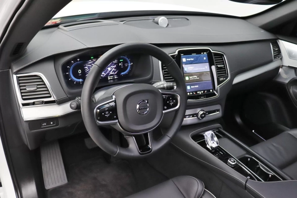 Foto do veiculo VOLVO XC90 T8 RECHARGE ULTRA DARK | 7 LUGARES