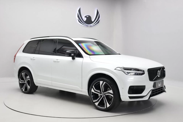 Foto do veiculo VOLVO XC90 T8 RECHARGE ULTRA DARK | 7 LUGARES