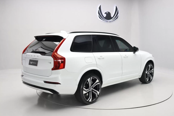 Foto do veiculo VOLVO XC90 T8 RECHARGE ULTRA DARK | 7 LUGARES