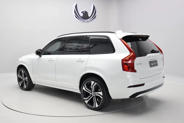 Foto do veiculo VOLVO XC90 T8 RECHARGE ULTRA DARK | 7 LUGARES