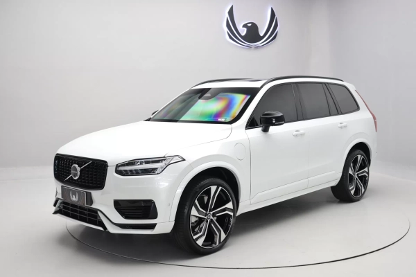 Foto do veiculo VOLVO XC90 T8 RECHARGE ULTRA DARK | 7 LUGARES