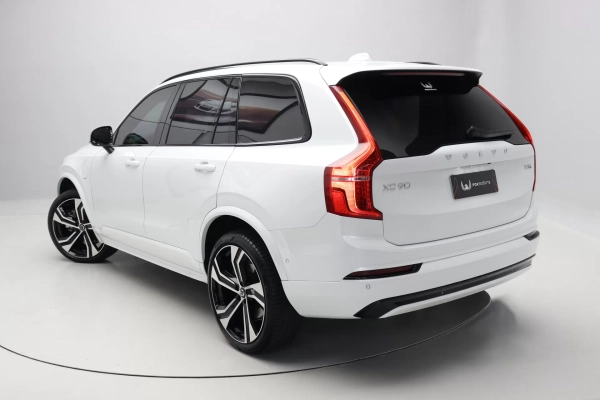 Foto do veiculo VOLVO XC90 T8 RECHARGE ULTRA DARK | 7 LUGARES