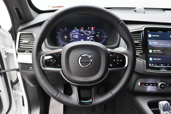 Foto do veiculo VOLVO XC90 T8 RECHARGE ULTRA DARK | 7 LUGARES