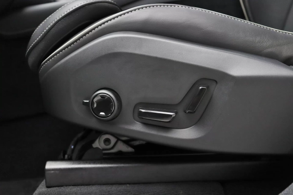 Foto do veiculo VOLVO XC90 T8 RECHARGE ULTRA DARK | 7 LUGARES