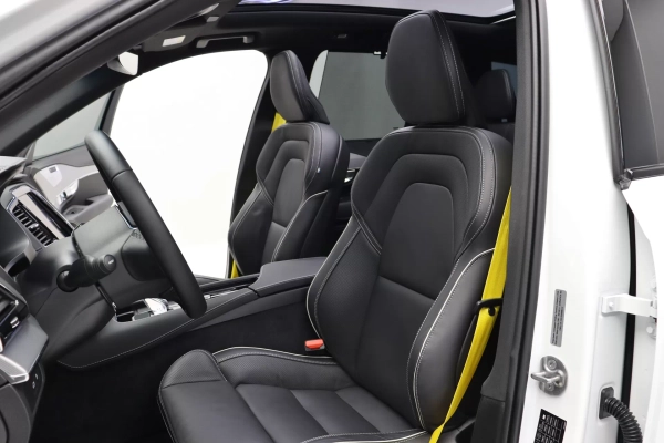 Foto do veiculo VOLVO XC90 T8 RECHARGE ULTRA DARK | 7 LUGARES