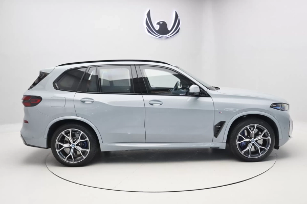 Foto do veiculo BMW X5 XDRIVE50E M SPORT