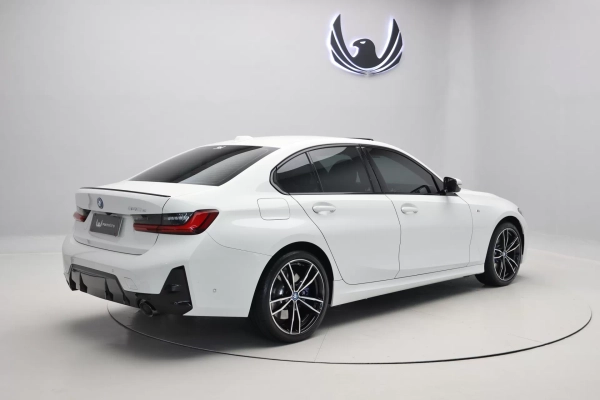 Foto do veiculo BMW 330E M SPORT