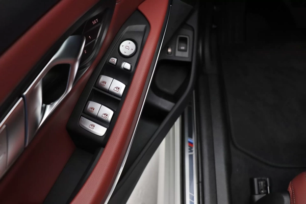 Foto do veiculo BMW 330E M SPORT