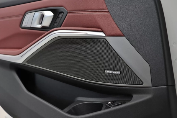 Foto do veiculo BMW 330E M SPORT