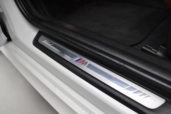 Foto do veiculo BMW 330E M SPORT