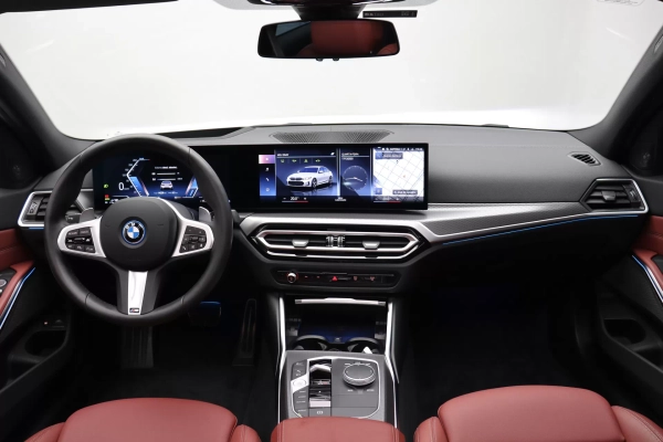 Foto do veiculo BMW 330E M SPORT