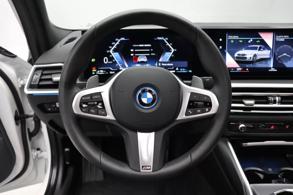 Foto do veiculo BMW 330E M SPORT