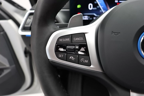 Foto do veiculo BMW 330E M SPORT