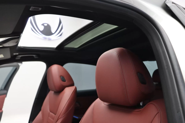 Foto do veiculo BMW 330E M SPORT