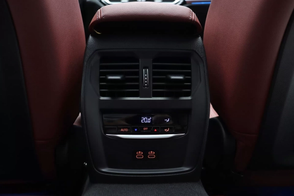 Foto do veiculo BMW 330E M SPORT