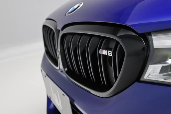 Foto do veiculo BMW M5 