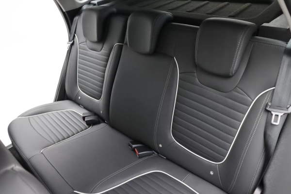 Foto do veiculo RENAULT CAPTUR INTENSE