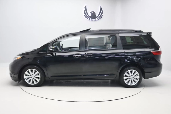 Foto do veiculo TOYOTA SIENNA LIMITED