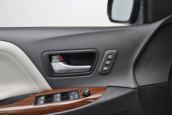 Foto do veiculo TOYOTA SIENNA LIMITED