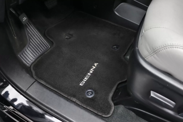 Foto do veiculo TOYOTA SIENNA LIMITED