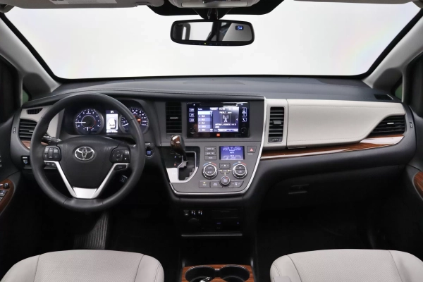 Foto do veiculo TOYOTA SIENNA LIMITED