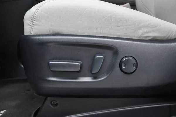 Foto do veiculo TOYOTA SIENNA LIMITED