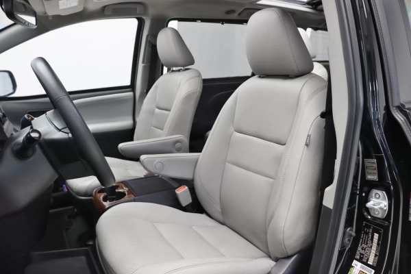 Foto do veiculo TOYOTA SIENNA LIMITED