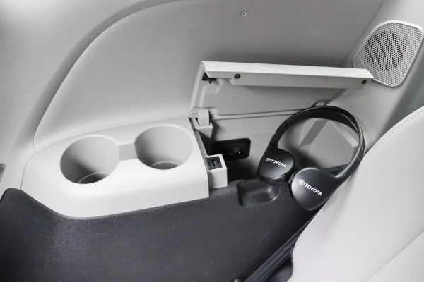 Foto do veiculo TOYOTA SIENNA LIMITED