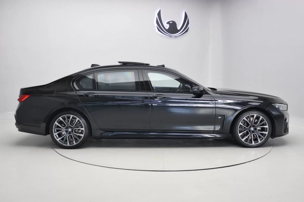 Foto do veiculo BMW 745LE M SPORT