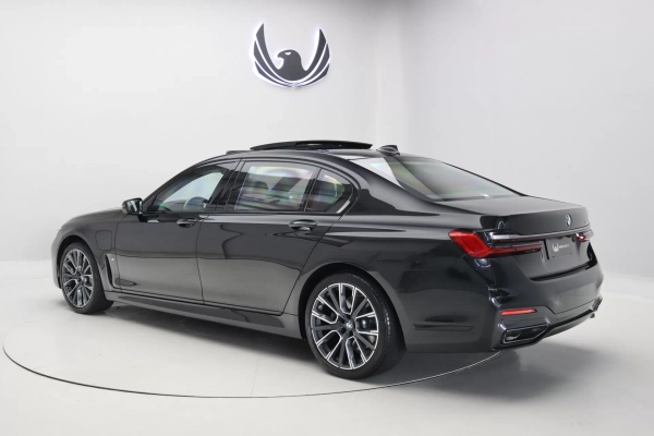 Foto do veiculo BMW 745LE M SPORT