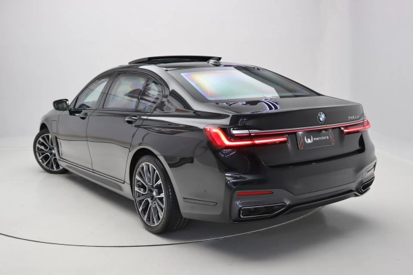 Foto do veiculo BMW 745LE M SPORT