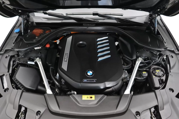 Foto do veiculo BMW 745LE M SPORT