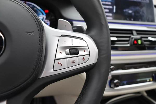 Foto do veiculo BMW 745LE M SPORT