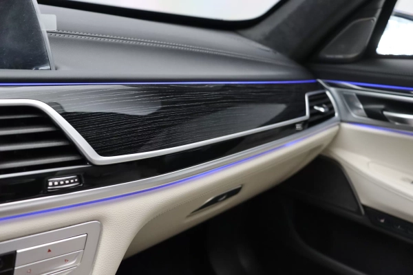 Foto do veiculo BMW 745LE M SPORT