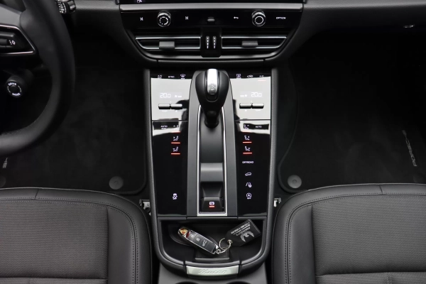 Foto do veiculo PORSCHE MACAN