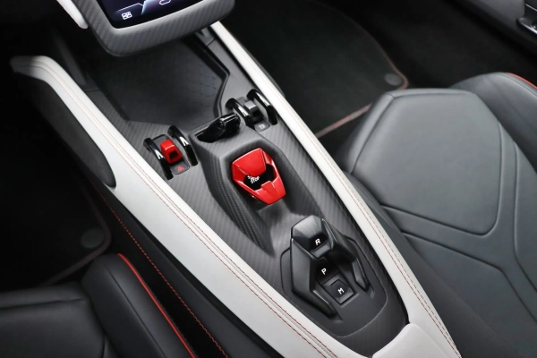 Foto do veiculo LAMBORGHINI REVUELTO