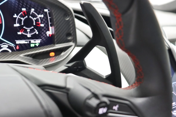 Foto do veiculo LAMBORGHINI REVUELTO