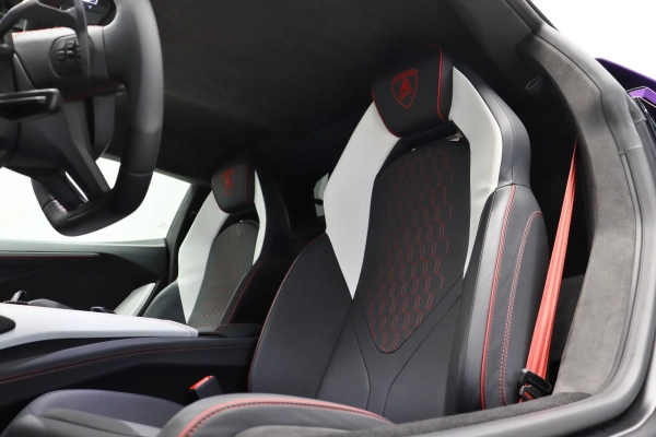 Foto do veiculo LAMBORGHINI REVUELTO