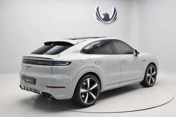 Foto do veiculo PORSCHE CAYENNE COUPé E-HYBRID