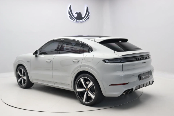 Foto do veiculo PORSCHE CAYENNE COUPé E-HYBRID