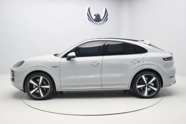 Foto do veiculo PORSCHE CAYENNE COUPé E-HYBRID