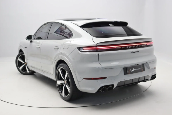 Foto do veiculo PORSCHE CAYENNE COUPé E-HYBRID