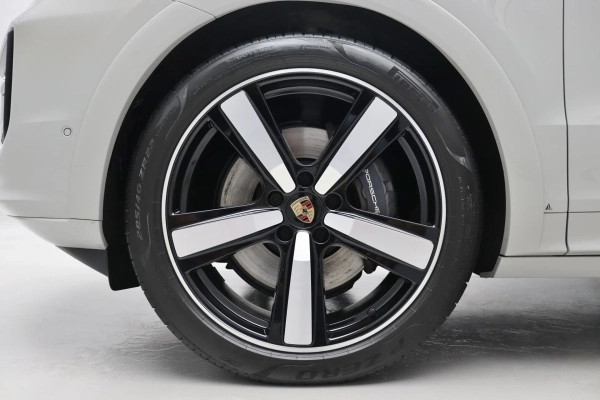 Foto do veiculo PORSCHE CAYENNE COUPé E-HYBRID