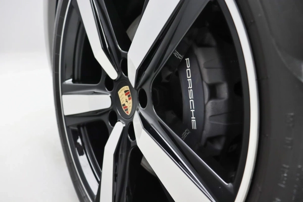 Foto do veiculo PORSCHE CAYENNE COUPé E-HYBRID